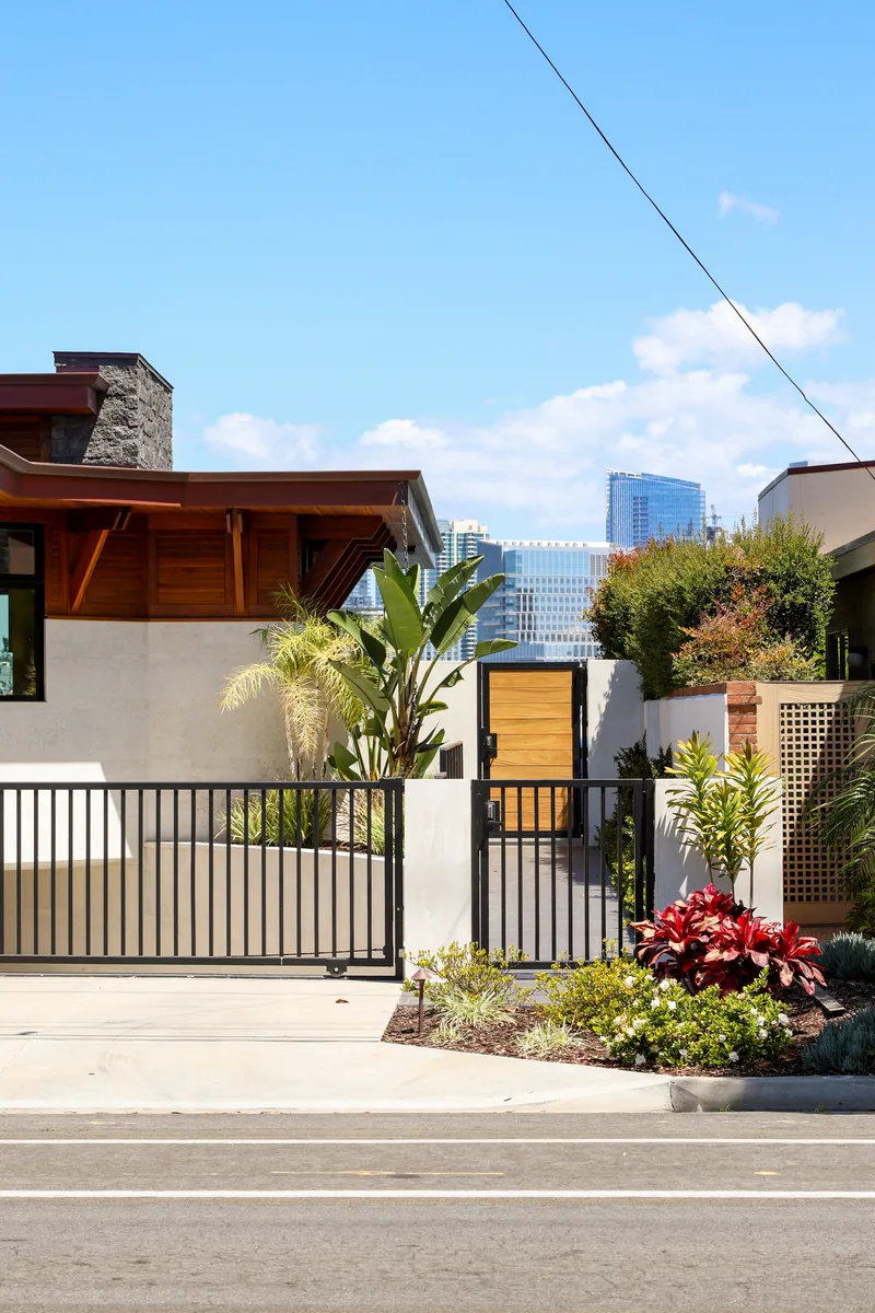 First Street North, Coronado