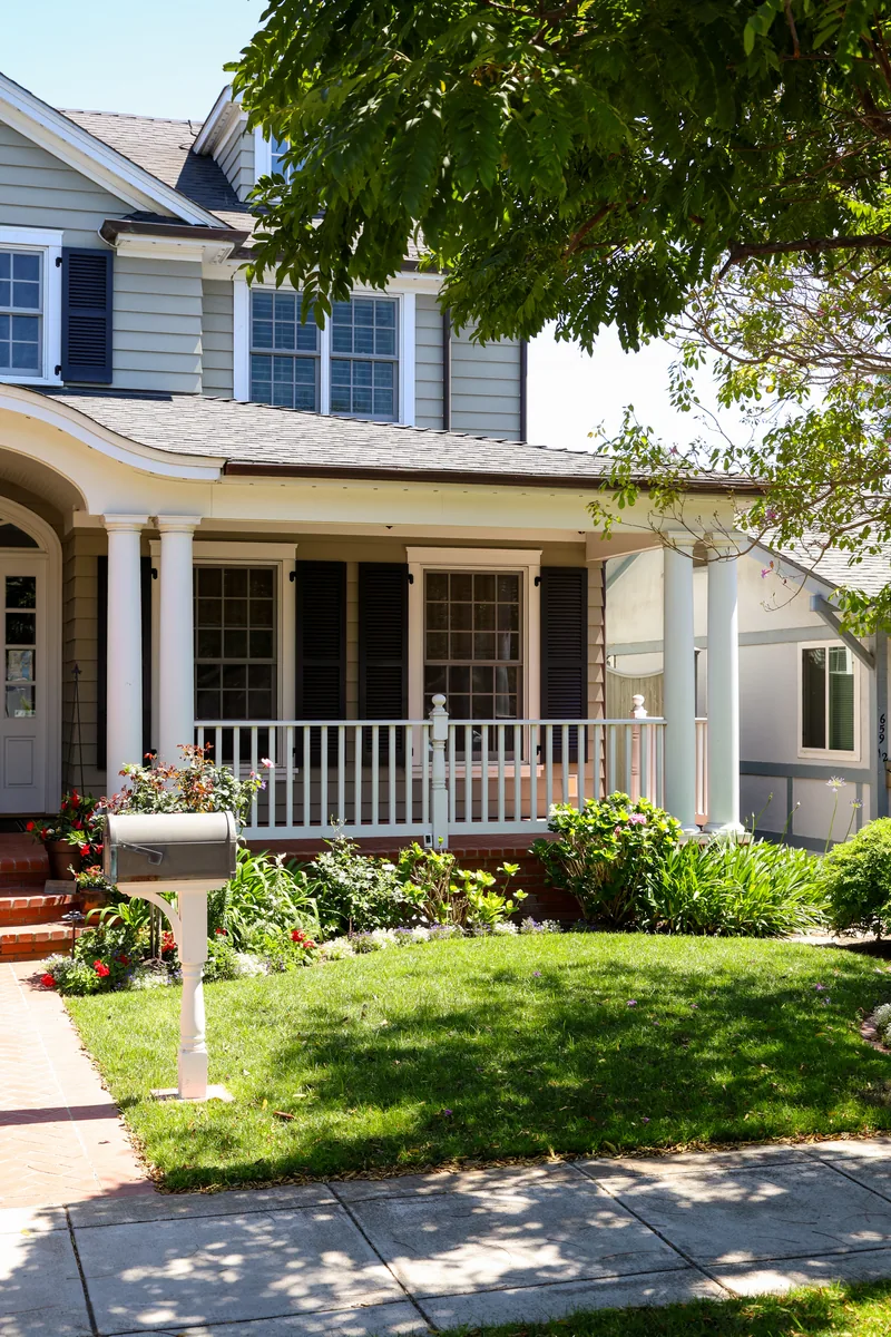 B Avenue Cottage project photo