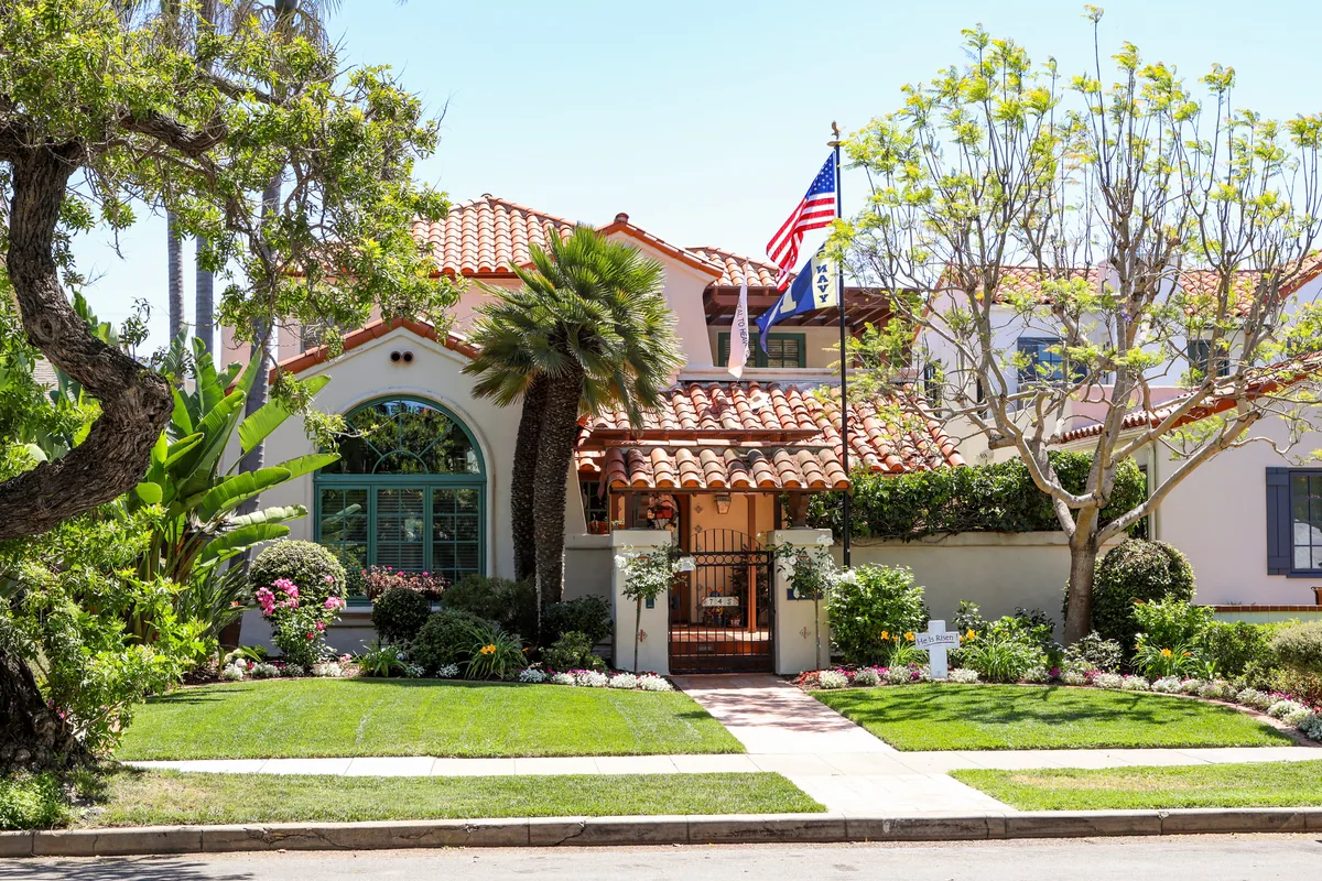 Mature Coronado garden